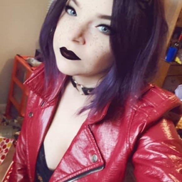 Meet your Posher, Elle - Picture 5 of 7